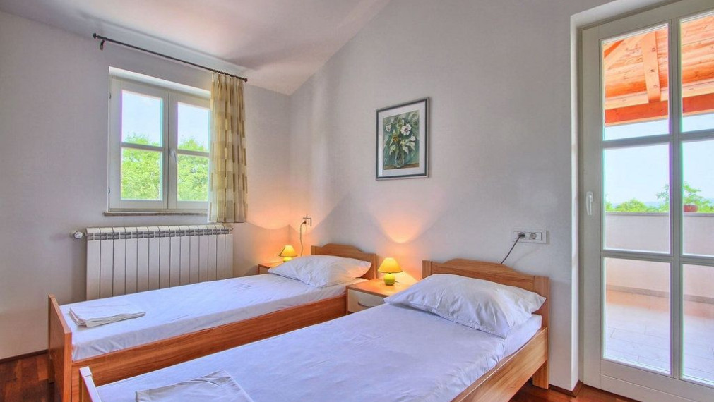 Vila v pokojnom prostredí nad zálivom Raška