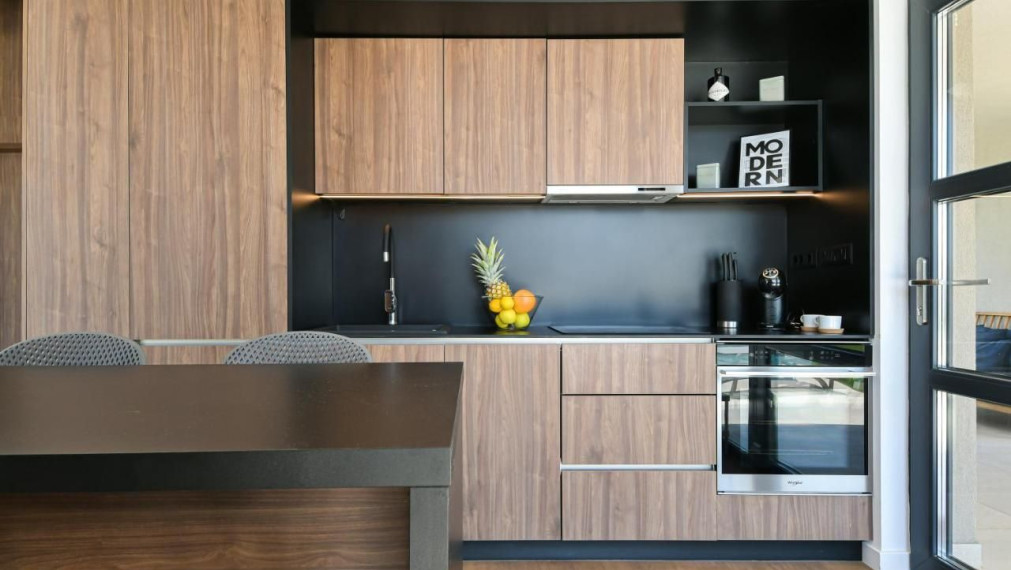 ISTRIA, SVETI LOVREČ – Plne vybavený nový prízemný dom s bazénom