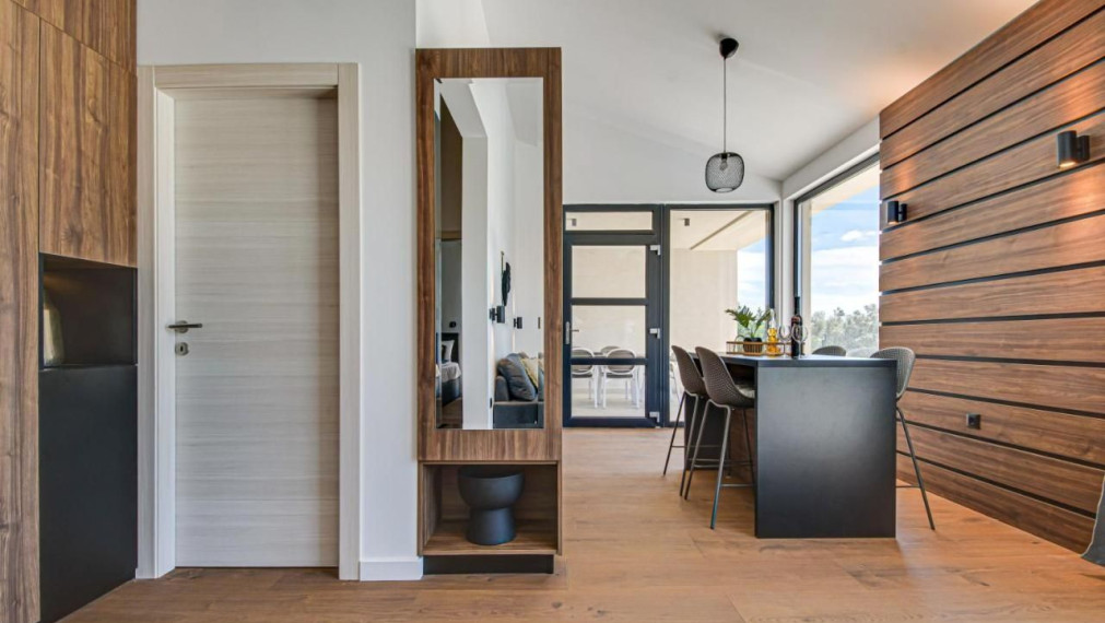 ISTRIA, SVETI LOVREČ – Plne vybavený nový prízemný dom s bazénom