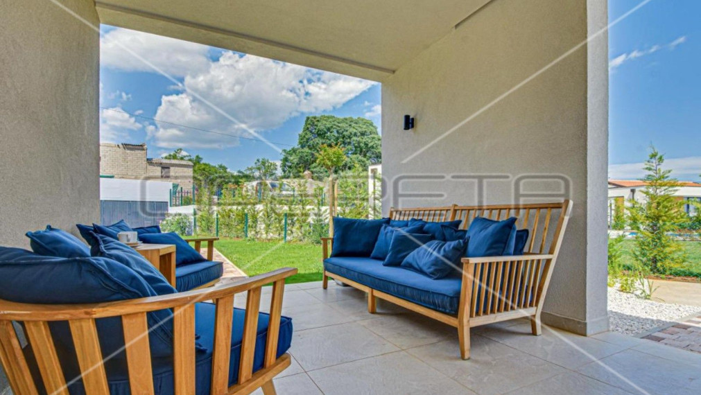 ISTRIA, SVETI LOVREČ – Plne vybavený nový prízemný dom s bazénom