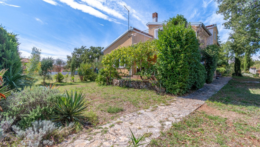 Dom vo Valture len 1 km od mora na predaj