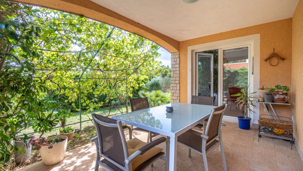 Dom vo Valture len 1 km od mora na predaj