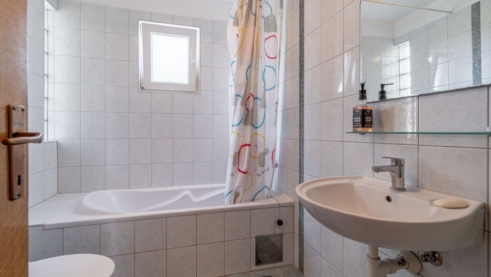 Dom vo Valture len 1 km od mora na predaj