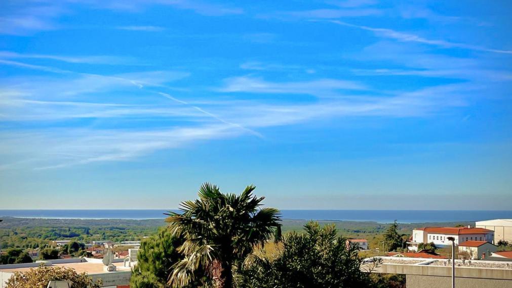 ISTRIA, KAŠTELIR – Novozrekonštruovaný dvojdom s bazénom a výhľadom na more