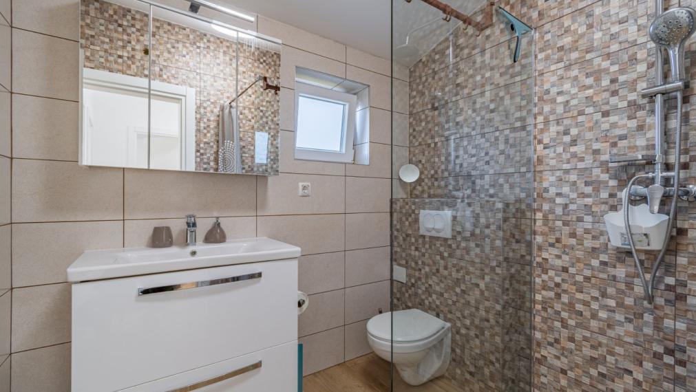 ISTRIA, TINJAN – Dvojdom s bazénom INVESTIČNÁ PRÍLEŽITOSŤ