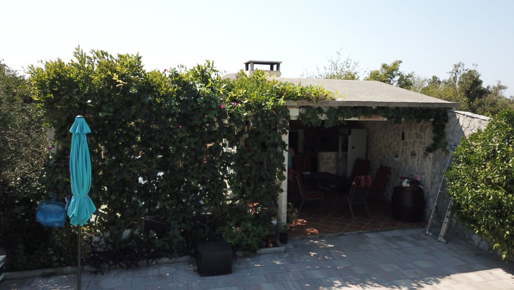 Dom v zátoke Lozica na predaj