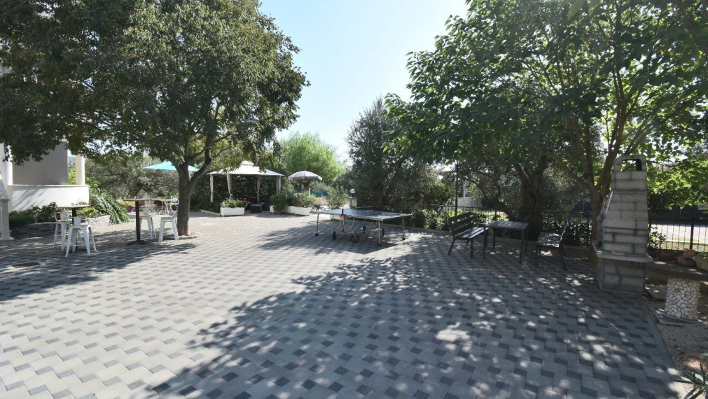 Dom v zátoke Lozica na predaj