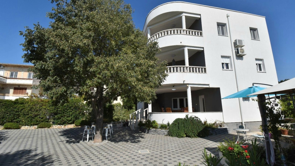 Dom v zátoke Lozica na predaj