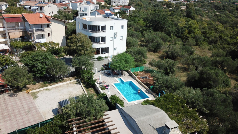 Dom v zátoke Lozica na predaj