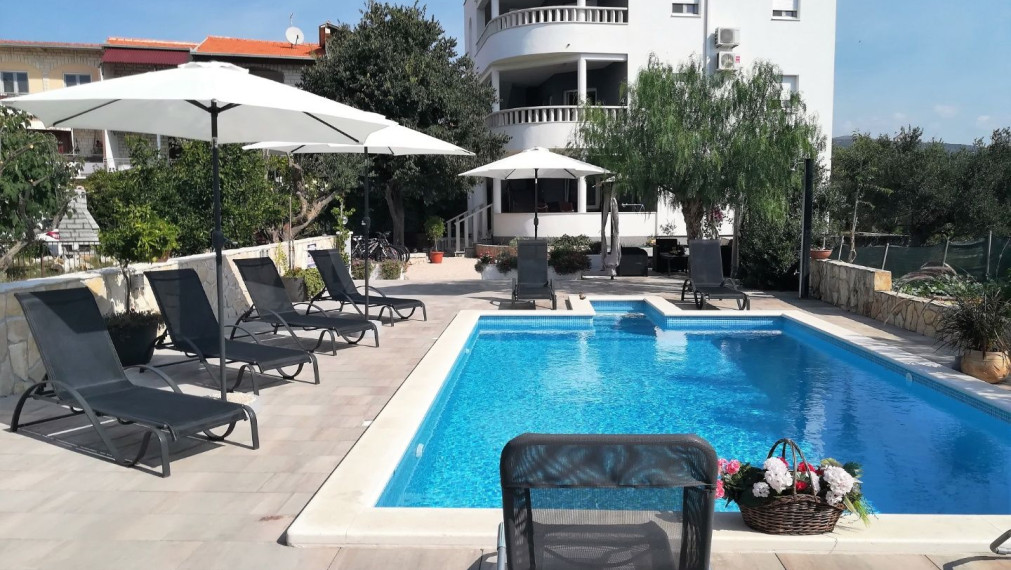 Dom v zátoke Lozica na predaj