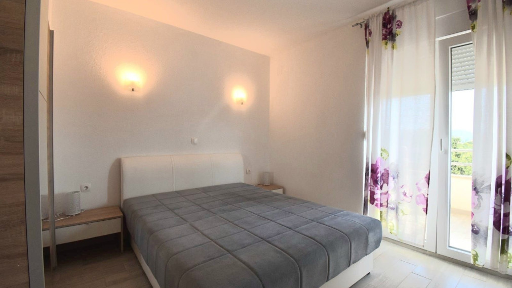 Dom v zátoke Lozica na predaj