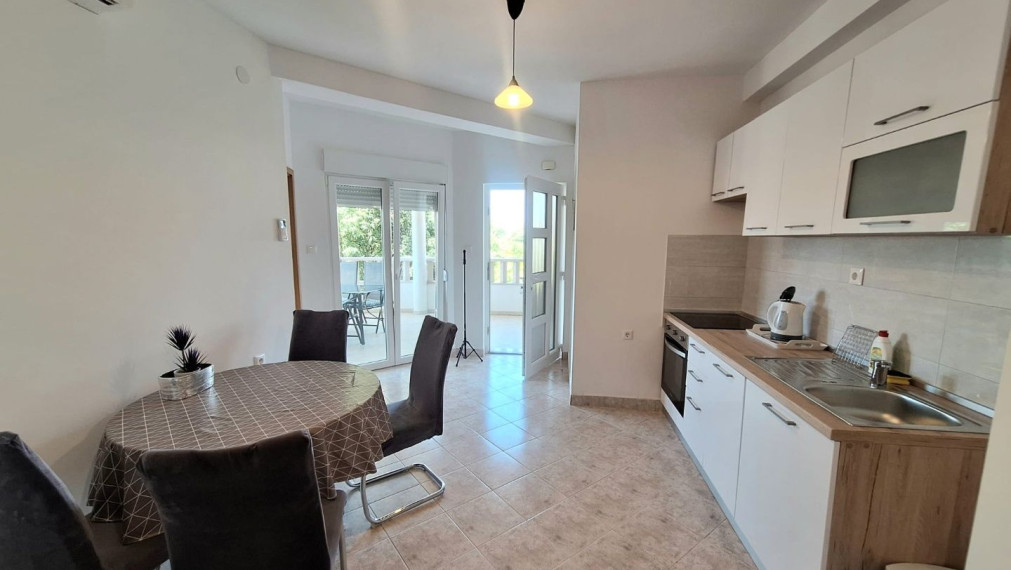 Dom v zátoke Lozica na predaj