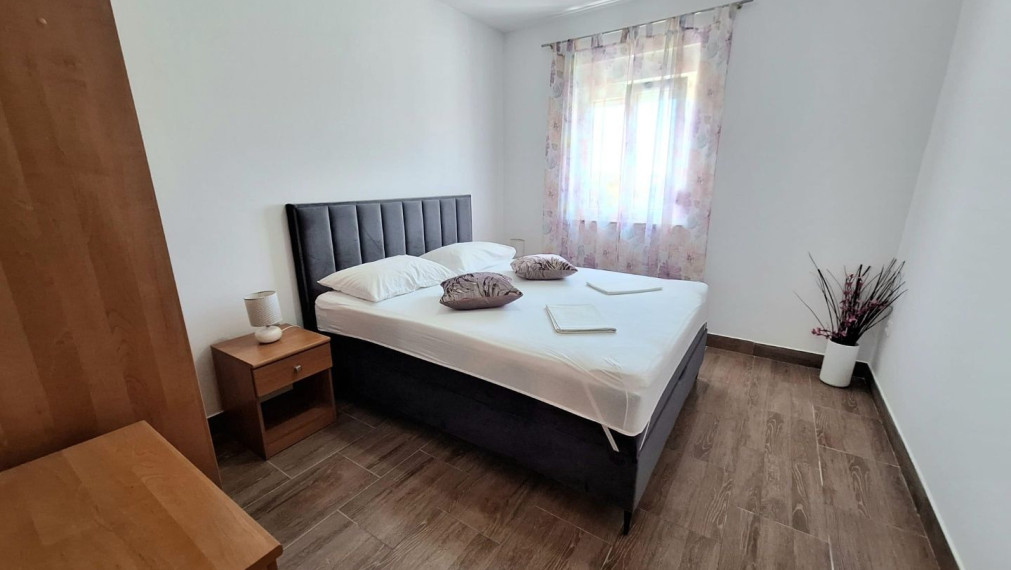 Dom v zátoke Lozica na predaj