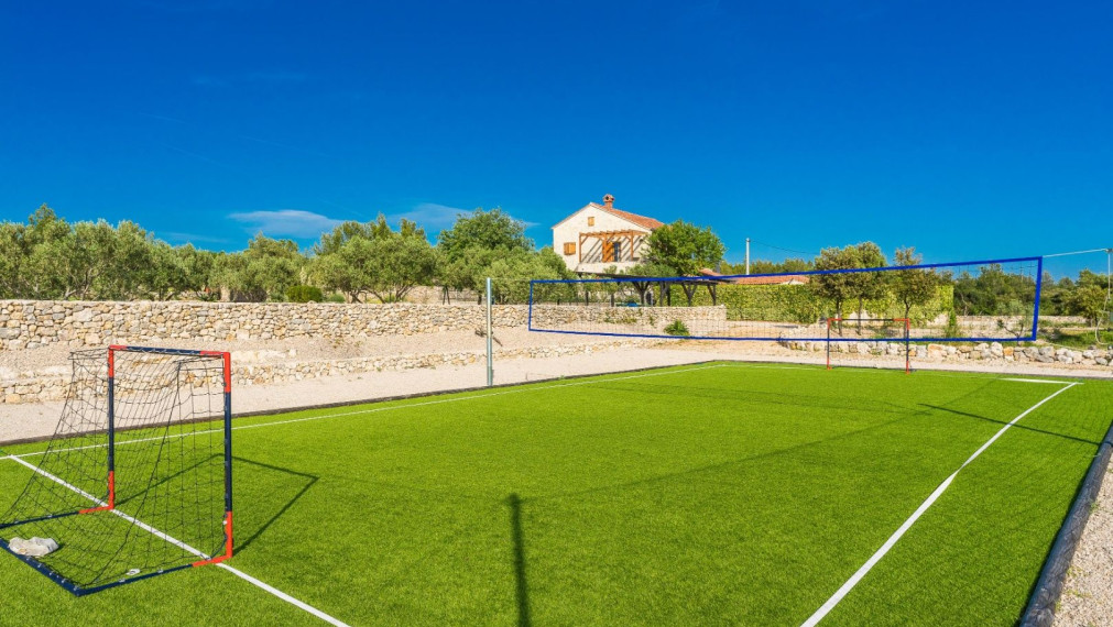 Dom s bazénom a záhradou, Martinska – Šibenik