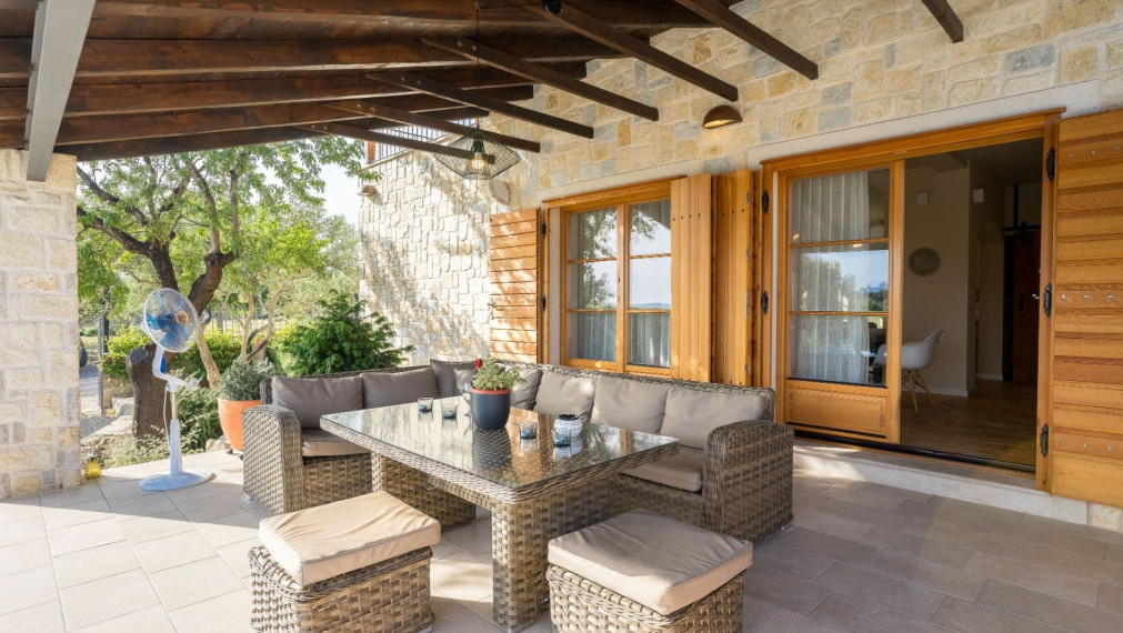 Dom s bazénom a záhradou, Martinska – Šibenik