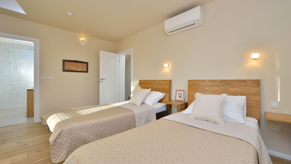 Dom s bazénom a záhradou, Martinska – Šibenik