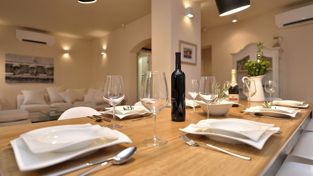 Dom s bazénom a záhradou, Martinska – Šibenik