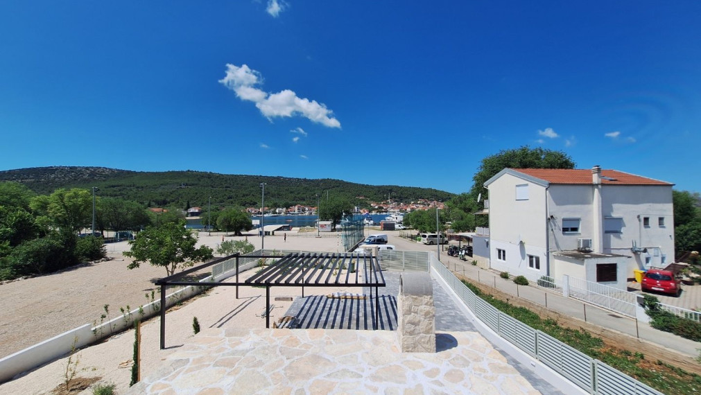 Vila s bazénom, 4 spálne, novostavba – oblasť Šibenik