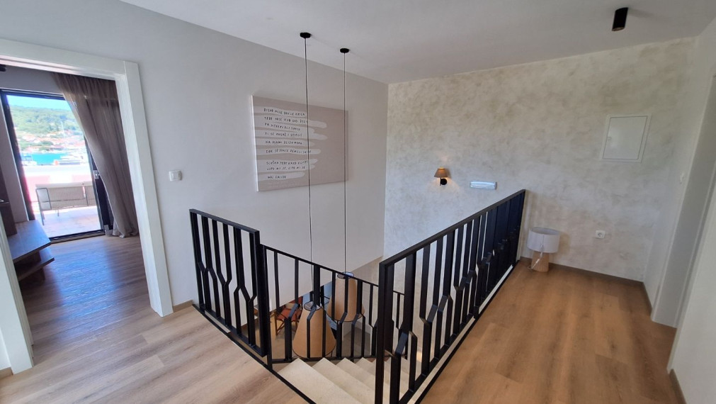 Vila s bazénom, 4 spálne, novostavba – oblasť Šibenik