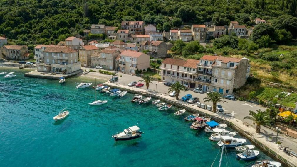 Priestranný apartmán s dvoma spálňami a výhľadom na more, Račišće, ostrov Korčula