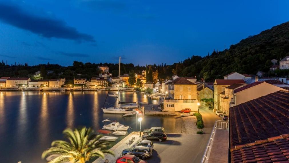 Priestranný apartmán s dvoma spálňami a výhľadom na more, Račišće, ostrov Korčula