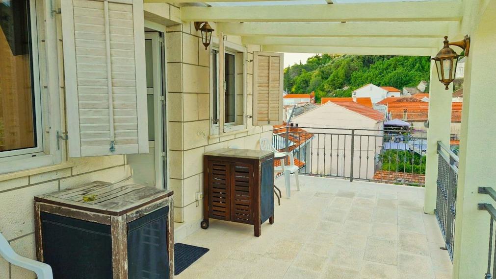 Priestranný apartmán s dvoma spálňami a výhľadom na more, Račišće, ostrov Korčula