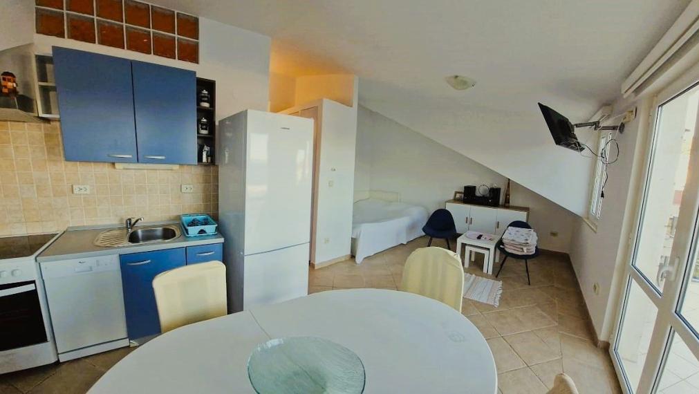 Priestranný apartmán s dvoma spálňami a výhľadom na more, Račišće, ostrov Korčula