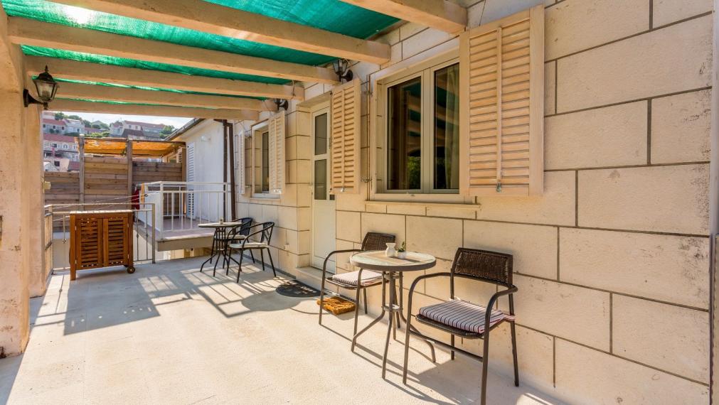 Priestranný apartmán s dvoma spálňami a výhľadom na more, Račišće, ostrov Korčula