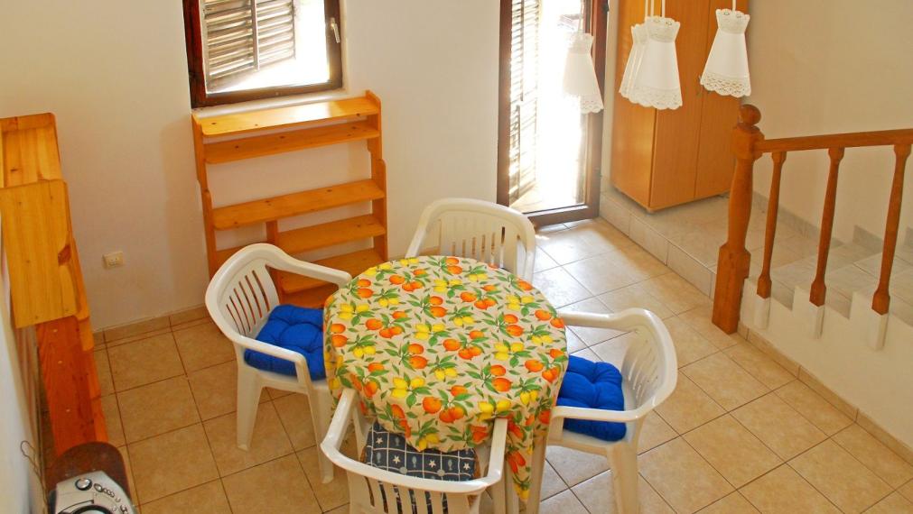 Pôvabný dom s dvomi terasami v srdci Visu, blízko pláže