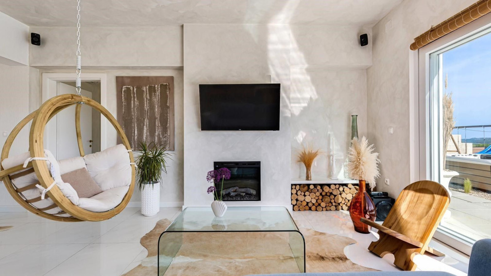 Luxusná vila s priestranným pozemkom a výhľadom na prírodné krásy Vransko jazera