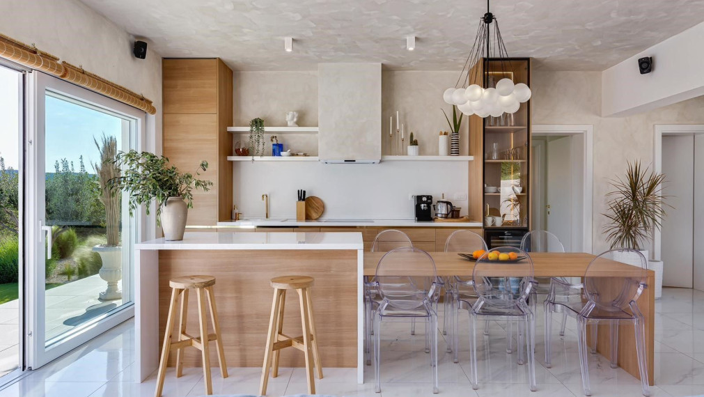 Luxusná vila s priestranným pozemkom a výhľadom na prírodné krásy Vransko jazera