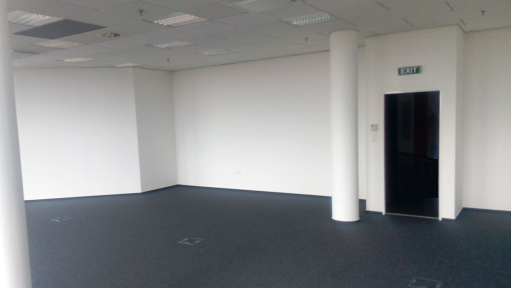 Kancelársky priestor v blízkosti letiska na prenájom