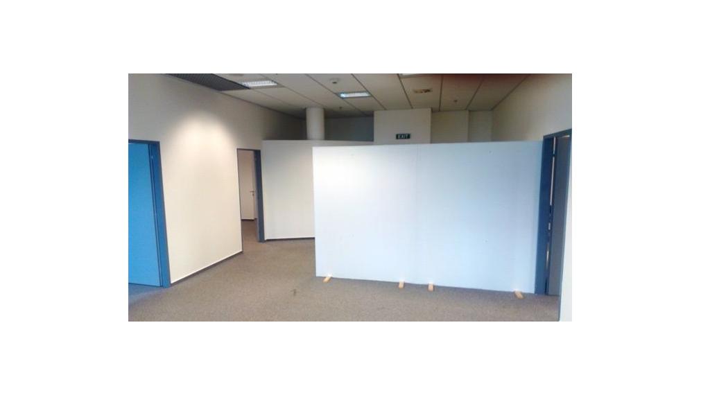 Samostatný kancelársky celok 107m² v blízkosti letiska na prenájom