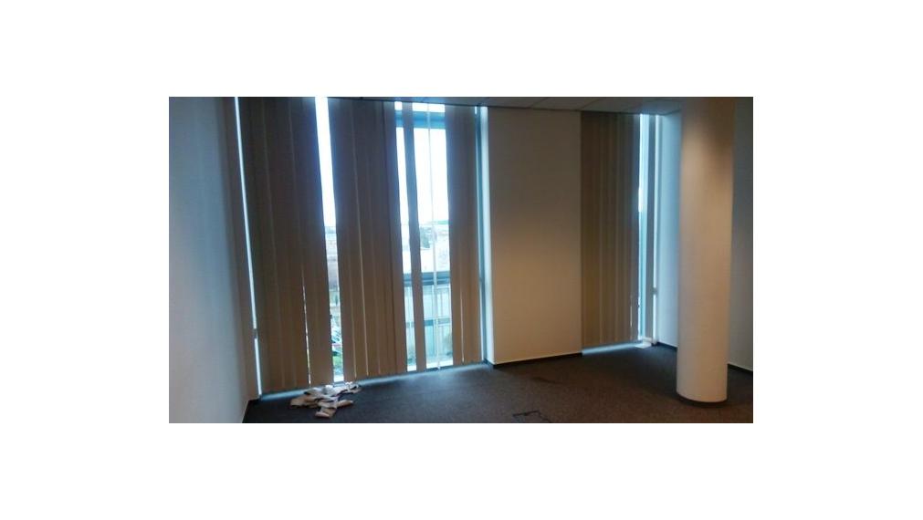 Samostatný kancelársky celok 107m² v blízkosti letiska na prenájom