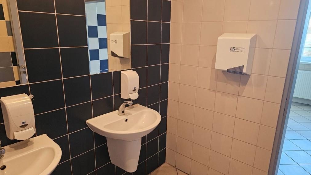 Prenájom kancelárskych a prevádzkových priestorov s parkovaním po kompletnej rekonštrukcii