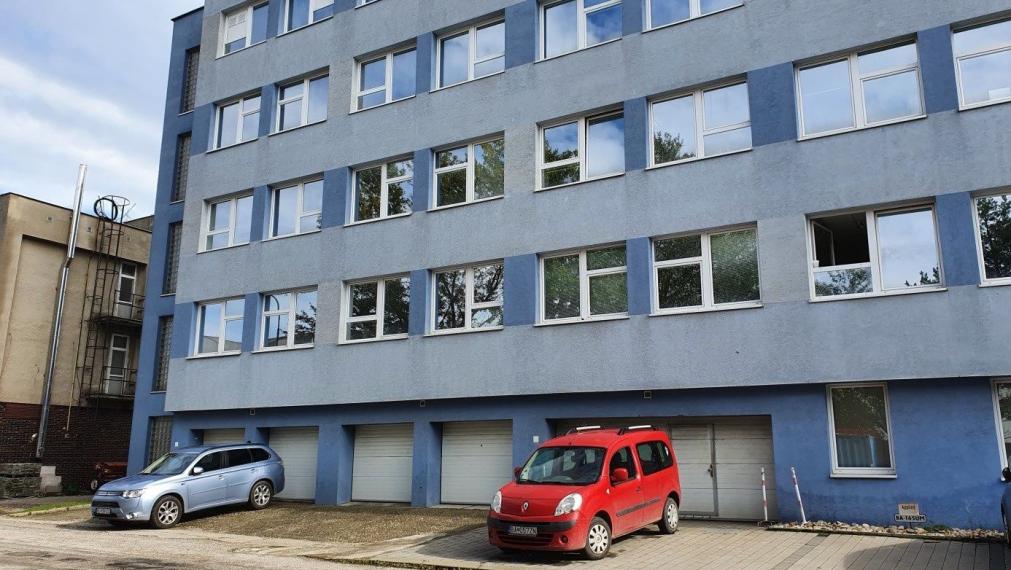 Prenájom kancelárskych a prevádzkových priestorov s parkovaním po kompletnej rekonštrukcii