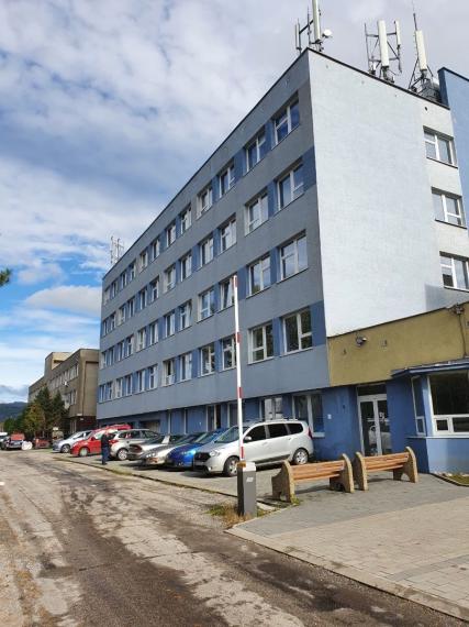 Prenájom kancelárskych a prevádzkových priestorov s parkovaním po kompletnej rekonštrukcii