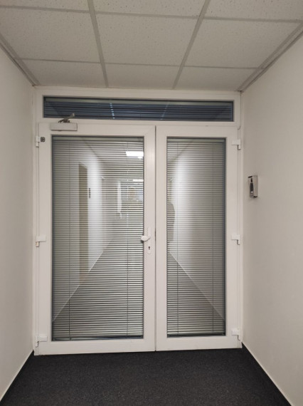 Moderný kancelársky celok s klientskym parkovaním, HOTEL ASTON-Bajkalská 130m2