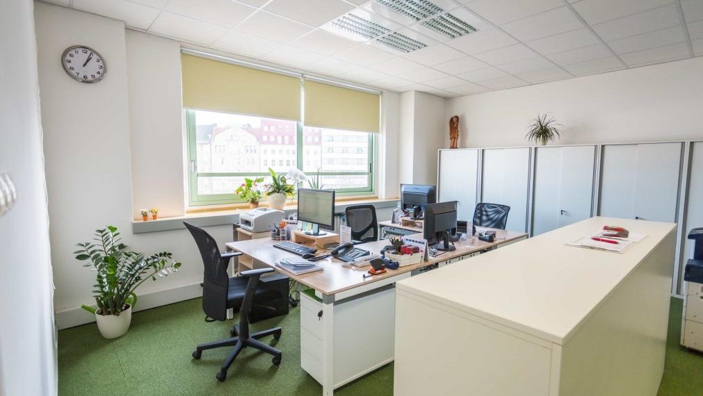 Kancelárske priestory na Námestí SNP, v blízkosti Kamenného Námestia, 80m2 TOP