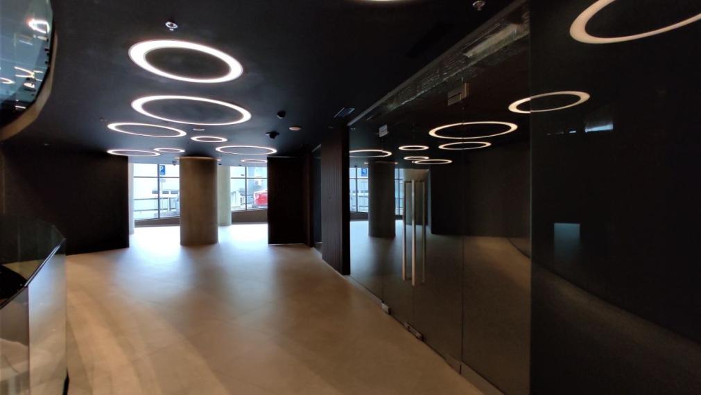 Obchodný priestor v exkluzívnej budove TOWER 5 v tesnej blízkosti štadióna Tehelné Pole, Kalinčiakova, BA3