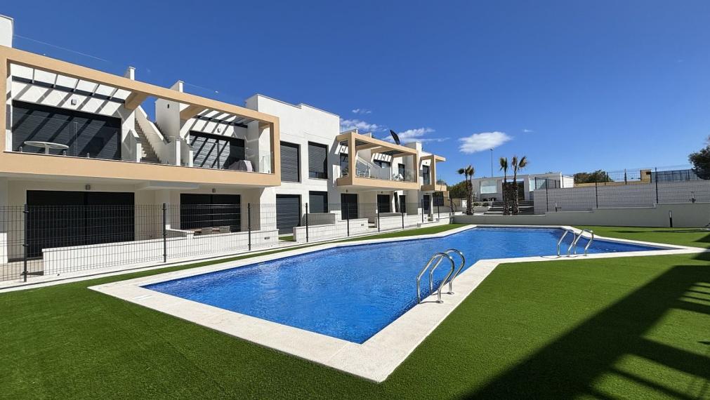 Dvoj a trojizbové apartmány v rezidenčnej oblasti Villamartin, Costa Blanca