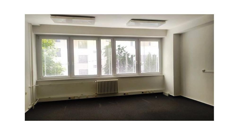Kancelária 39,5 m2 s umývadlom v BA III na prenájom
