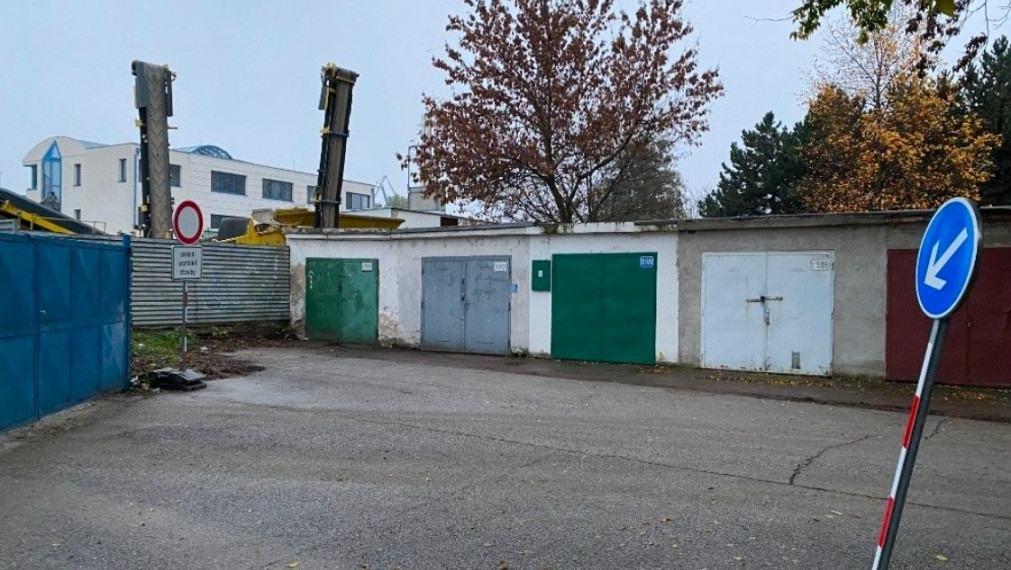 Na predaj garáž na Valchárskej ulici, BA-Nivy