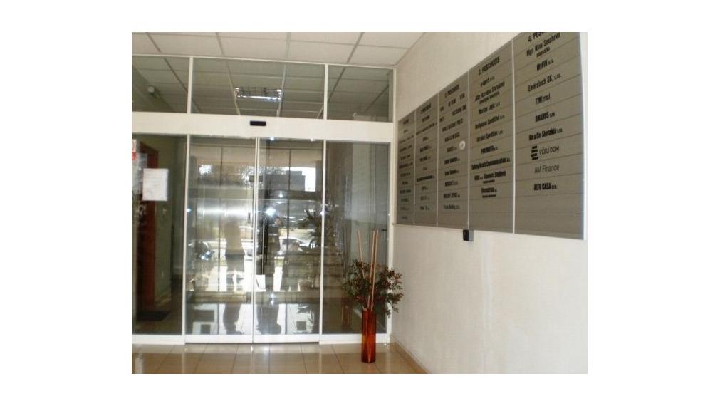 Kancelársky priestor 3x 18,5m² v Ružinove