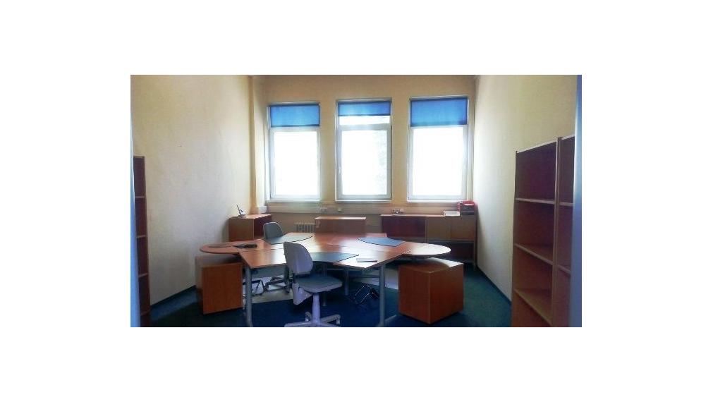 Klimatizovaný kancelársky priestor na Bojnickej ul. v Novom meste, 26m2