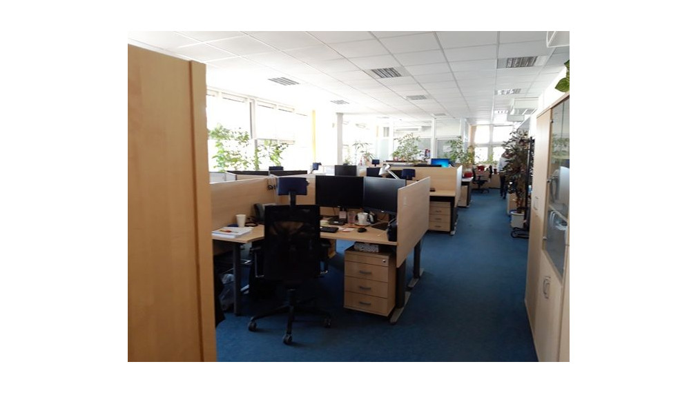 Samostatný kancelársky celok v budove Allianz na Karloveskej ul. v BA IV - Karlova Ves