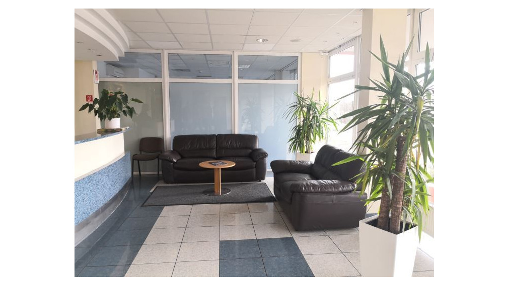 Reprezentatívne kancelárie s výhľadom na jazero, 245 m2