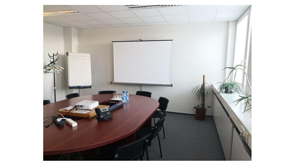 Reprezentatívne kancelárie s výhľadom na jazero, 245 m2