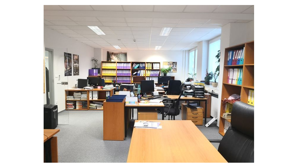 Reprezentatívne kancelárie s výhľadom na jazero, 245 m2