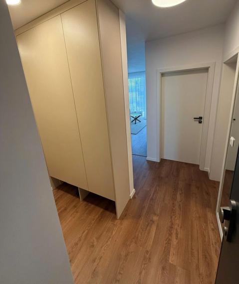 Kompletne zariadený 3i byt na predaj -  Fialová ulica, Petržalka